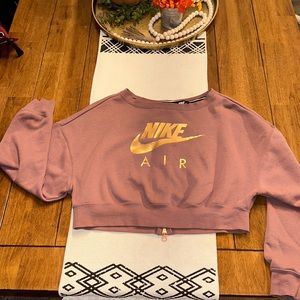 Cropped NIKE sweatshirt
